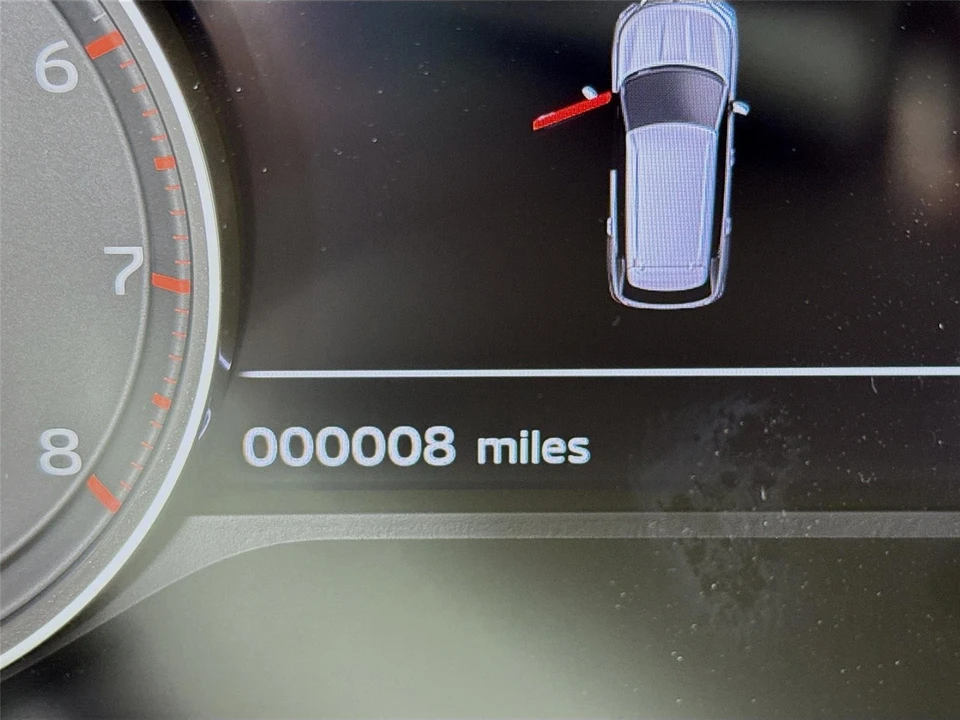 2025 Mitsubishi Outlander - Image 11 of 21