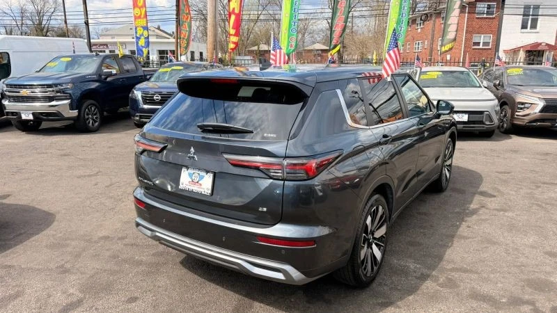 2025 Mitsubishi Outlander - Image 7 of 12