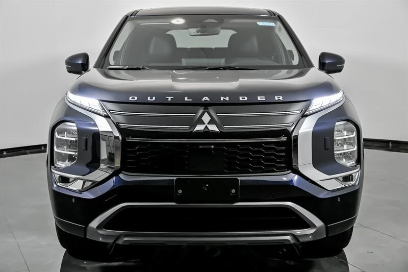 2025 Mitsubishi Outlander - Image 4 of 21
