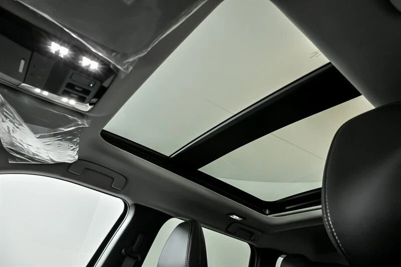2025 Mitsubishi Outlander - Image 15 of 21
