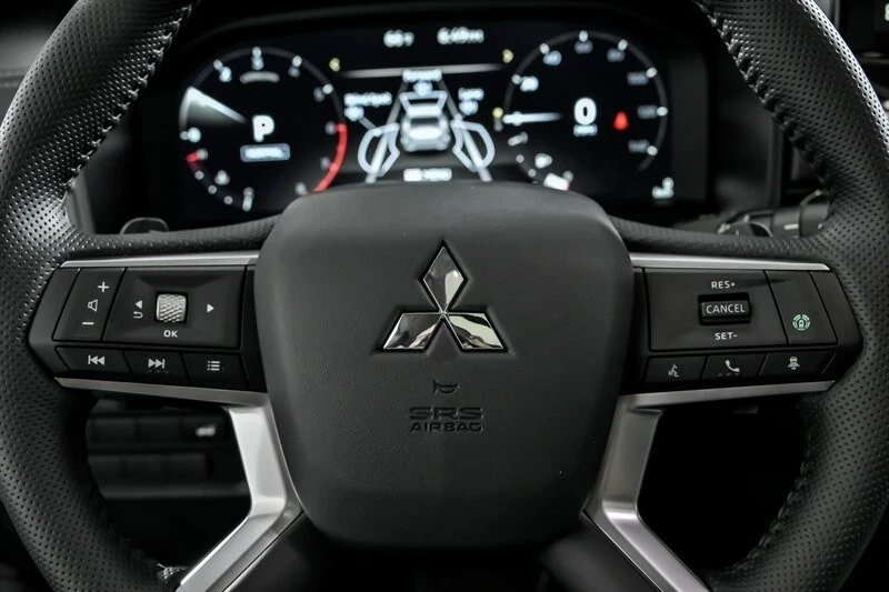 2025 Mitsubishi Outlander - Image 20 of 21