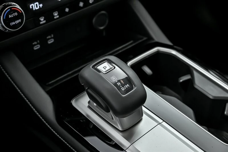 2025 Mitsubishi Outlander - Image 22 of 24