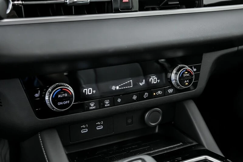 2025 Mitsubishi Outlander - Image 21 of 24