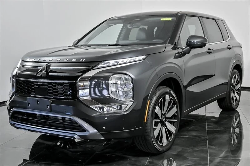 2025 Mitsubishi Outlander - Image 5 of 21