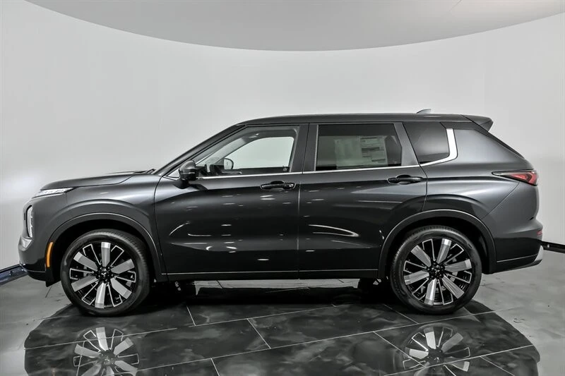 2025 Mitsubishi Outlander - Image 6 of 21