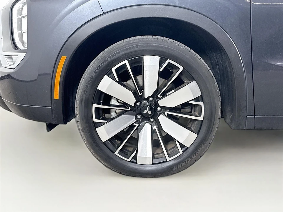 2025 Mitsubishi Outlander - Image 14 of 14