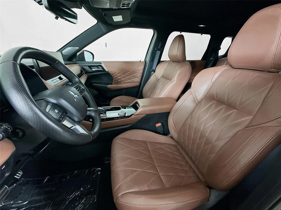 2025 Mitsubishi Outlander - Image 7 of 21