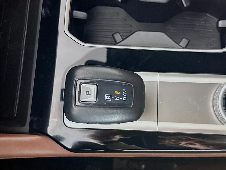 2025 Mitsubishi Outlander - Image 19 of 21
