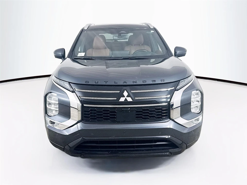 2025 Mitsubishi Outlander - Image 2 of 14