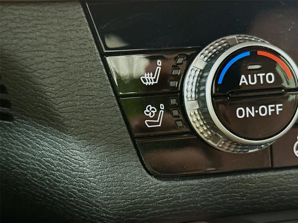 2025 Mitsubishi Outlander - Image 15 of 21
