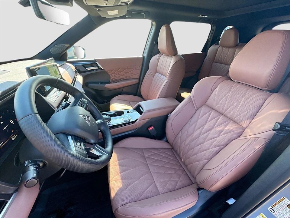 2025 Mitsubishi Outlander - Image 21 of 21