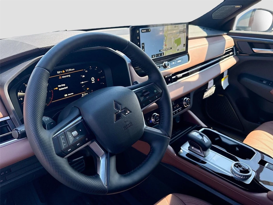 2025 Mitsubishi Outlander - Image 9 of 21