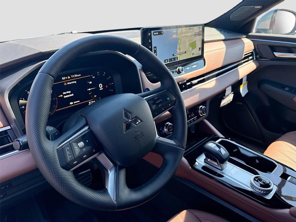2025 Mitsubishi Outlander - Image 9 of 21