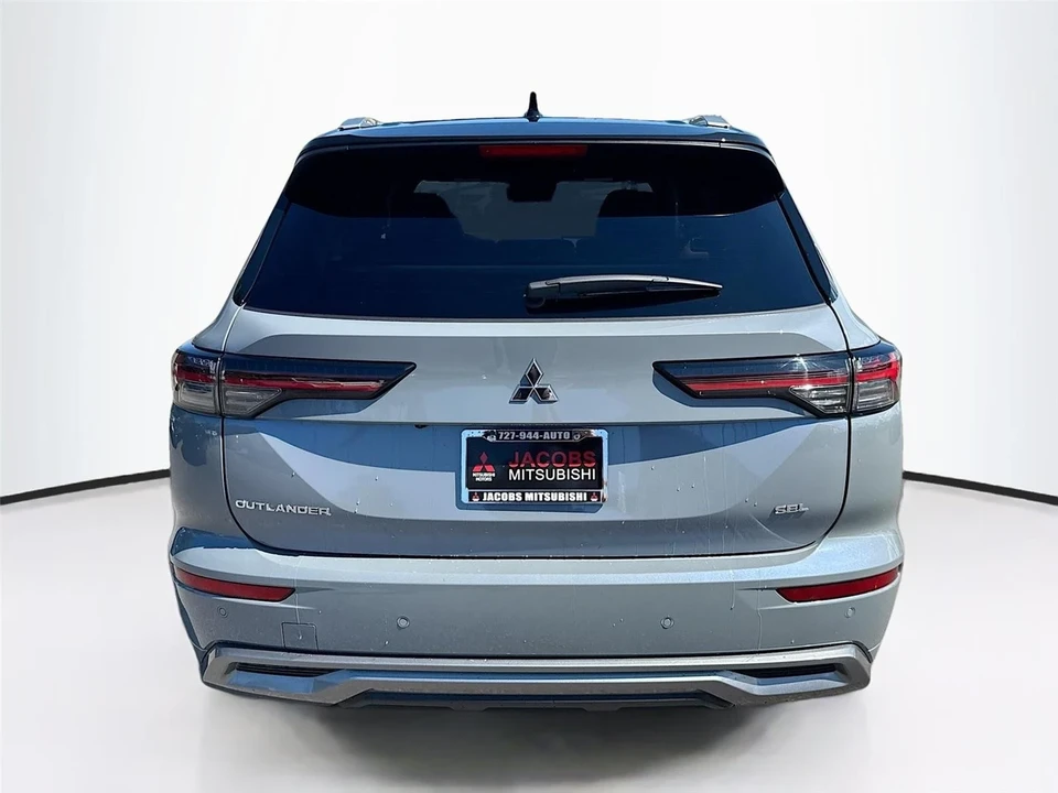 2025 Mitsubishi Outlander - Image 6 of 21