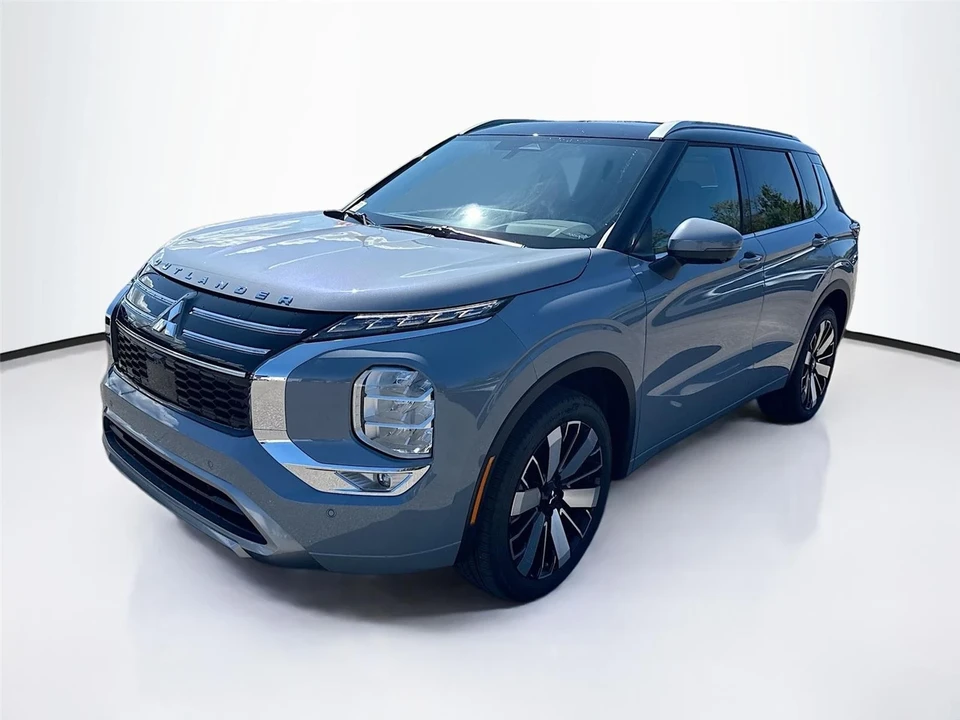 2025 Mitsubishi Outlander - Image 3 of 21