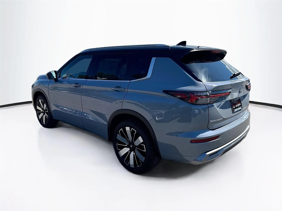 2025 Mitsubishi Outlander - Image 5 of 21