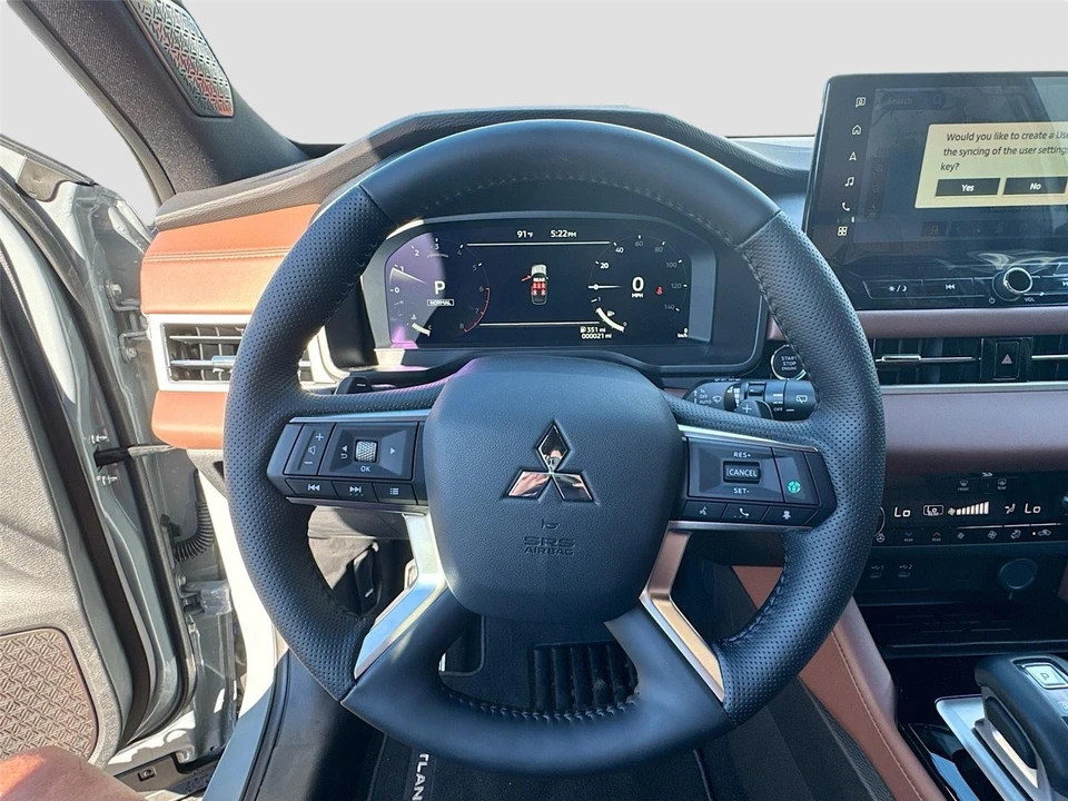 2025 Mitsubishi Outlander - Image 11 of 21