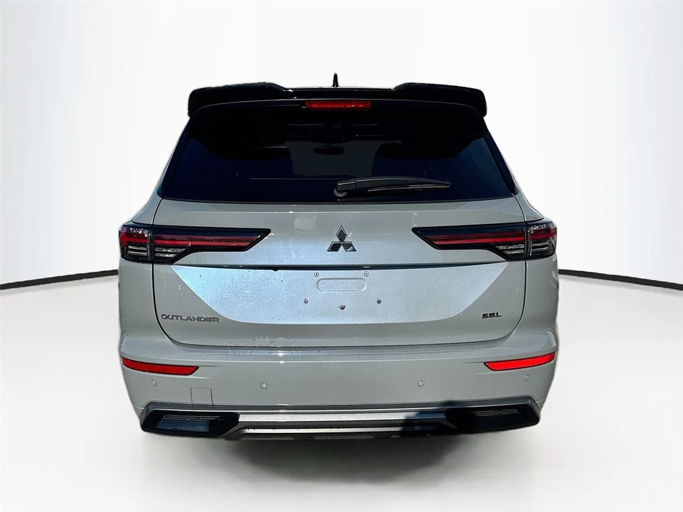 2025 Mitsubishi Outlander - Image 6 of 21