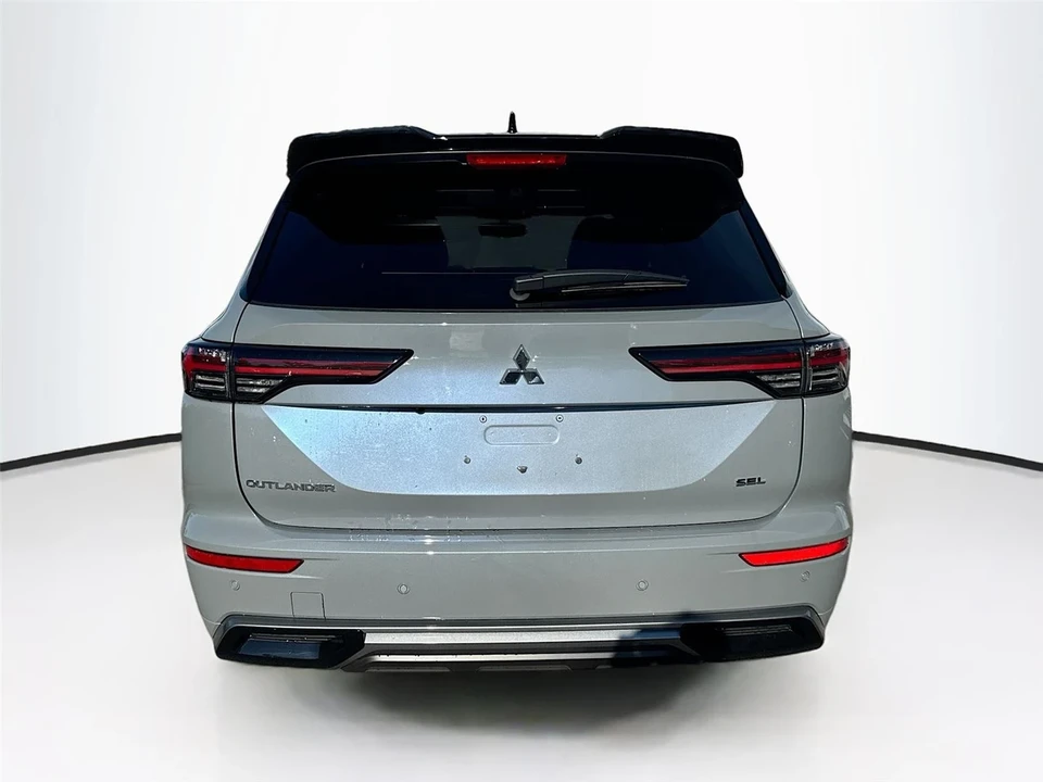 2025 Mitsubishi Outlander - Image 6 of 21
