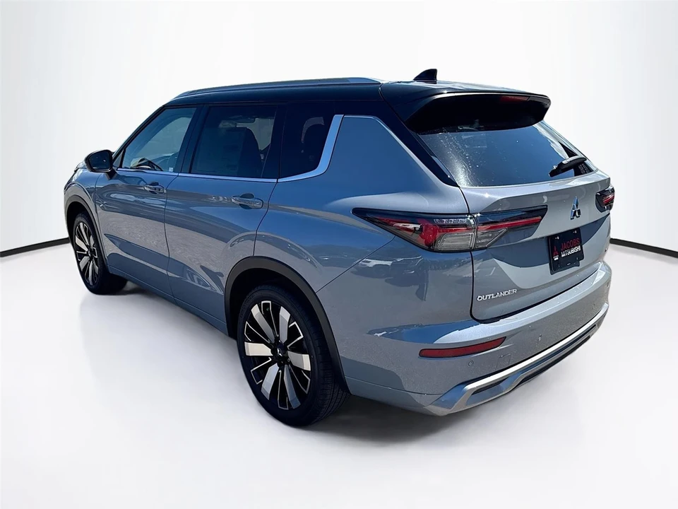 2025 Mitsubishi Outlander - Image 5 of 21