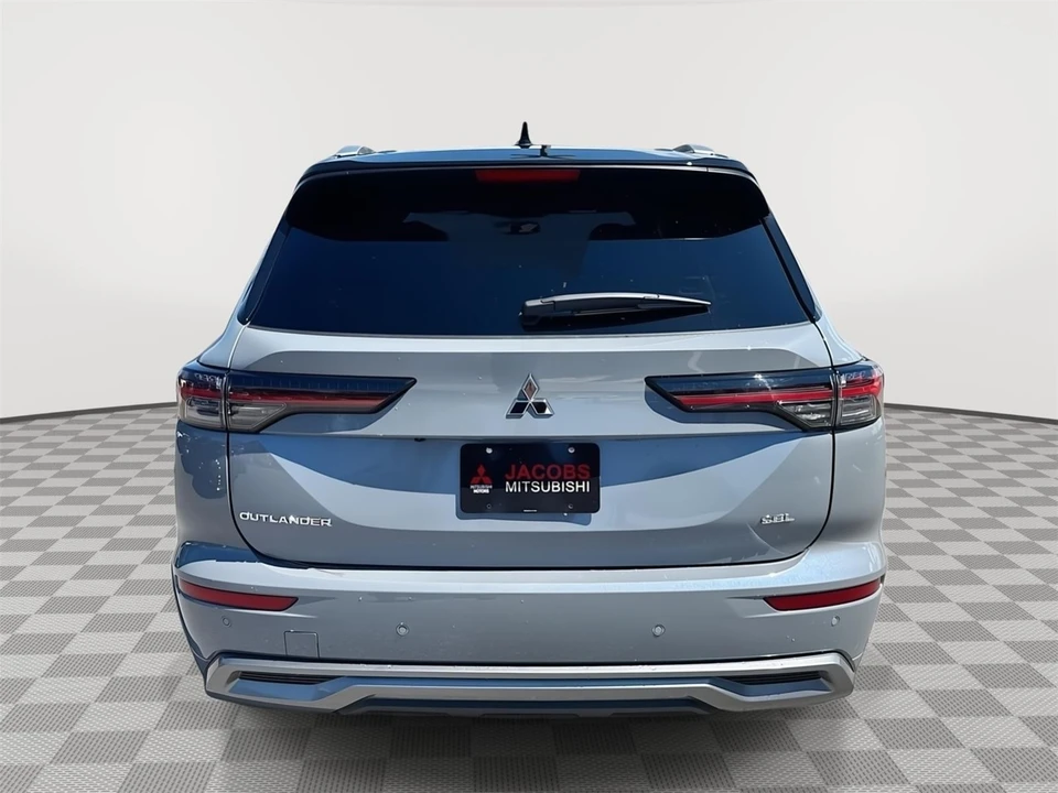 2025 Mitsubishi Outlander - Image 6 of 21