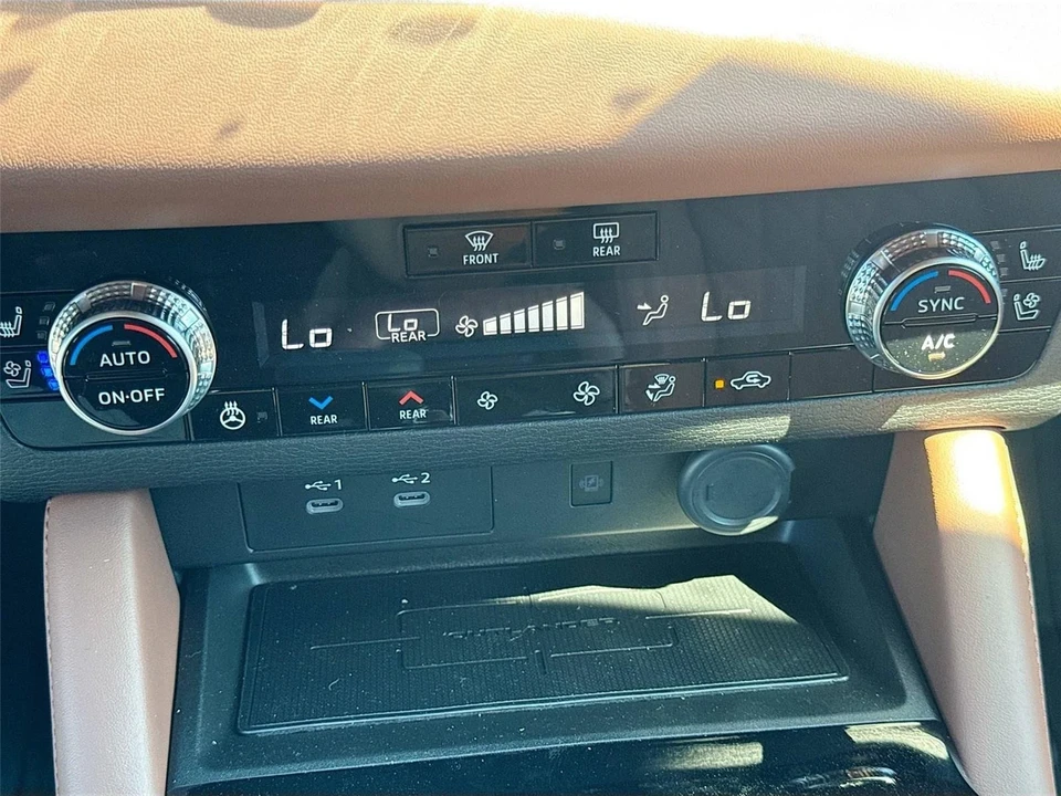 2025 Mitsubishi Outlander - Image 16 of 21