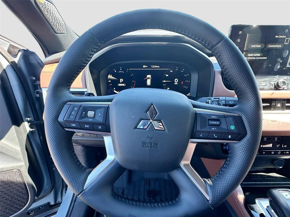 2025 Mitsubishi Outlander - Image 11 of 21