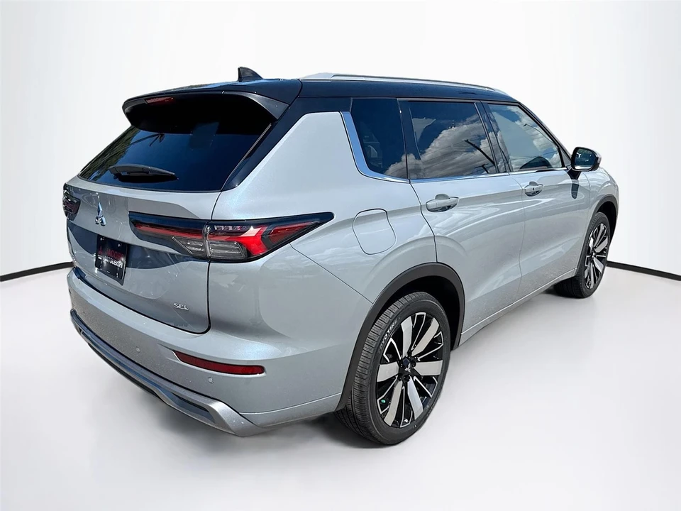 2025 Mitsubishi Outlander - Image 7 of 21