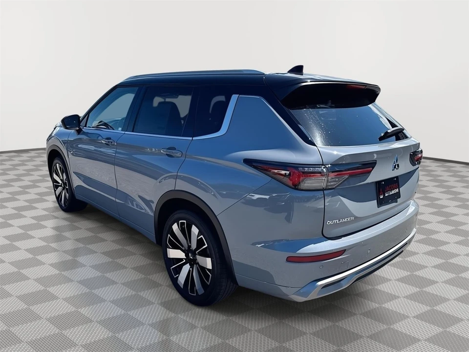 2025 Mitsubishi Outlander - Image 5 of 21