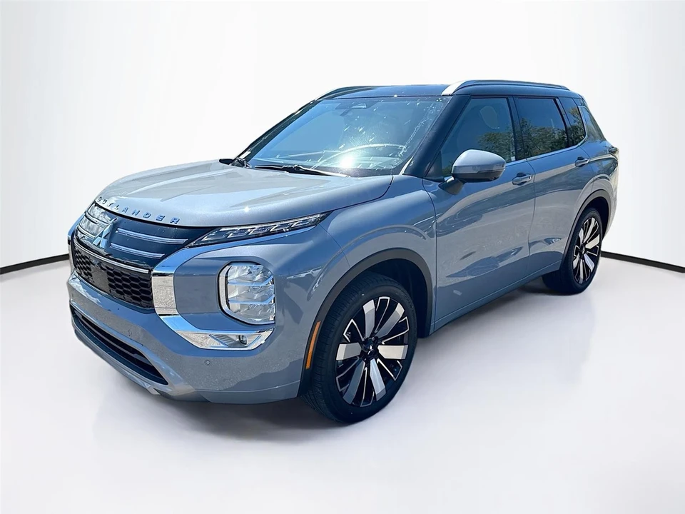 2025 Mitsubishi Outlander - Image 3 of 21