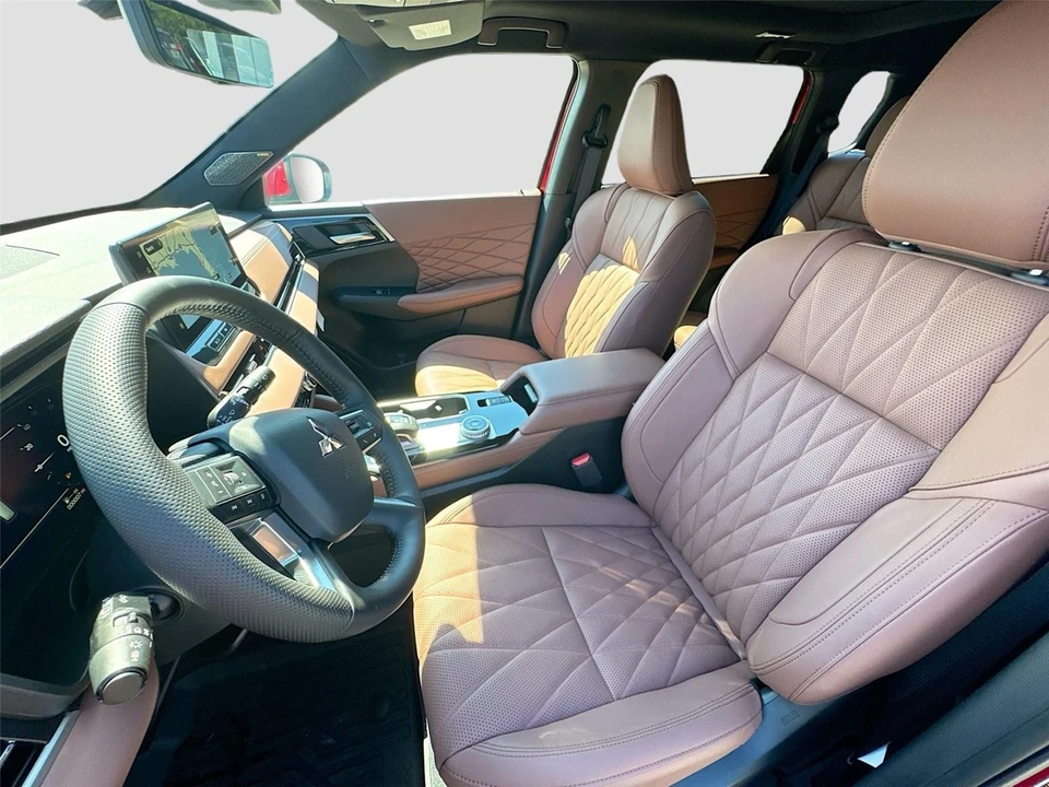 2025 Mitsubishi Outlander - Image 21 of 21