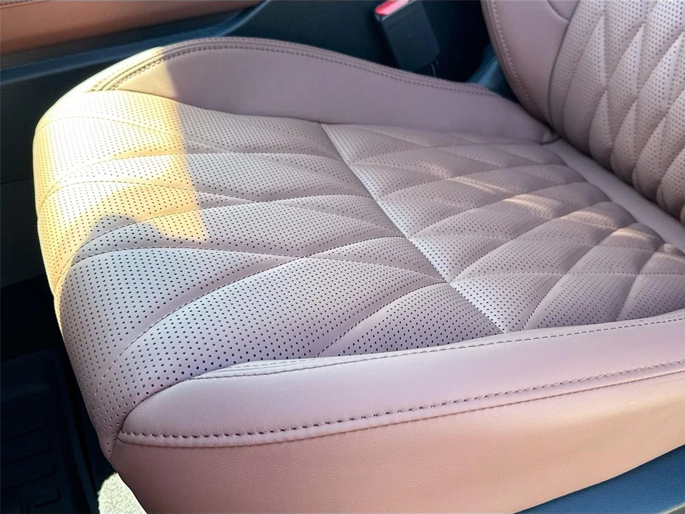 2025 Mitsubishi Outlander - Image 20 of 21