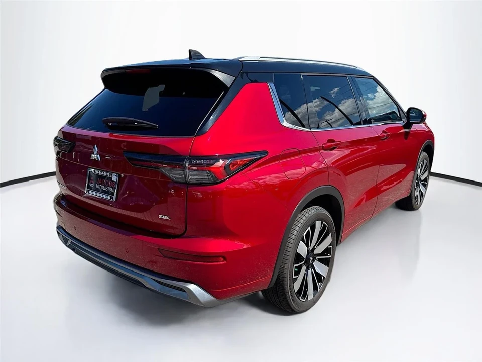 2025 Mitsubishi Outlander - Image 7 of 21