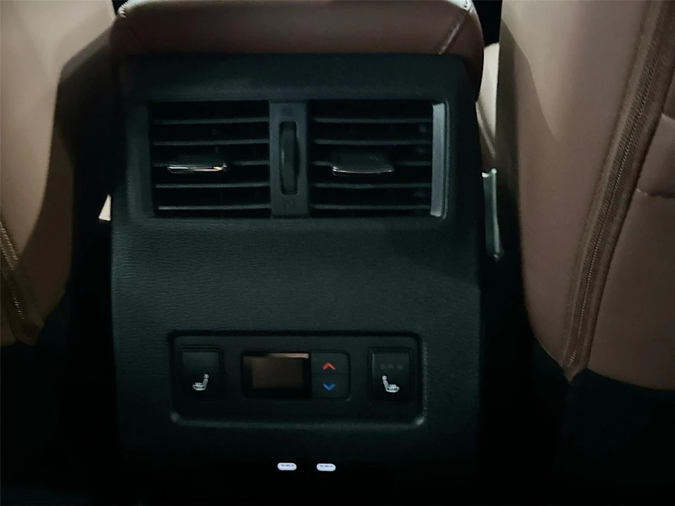 2025 Mitsubishi Outlander - Image 15 of 21
