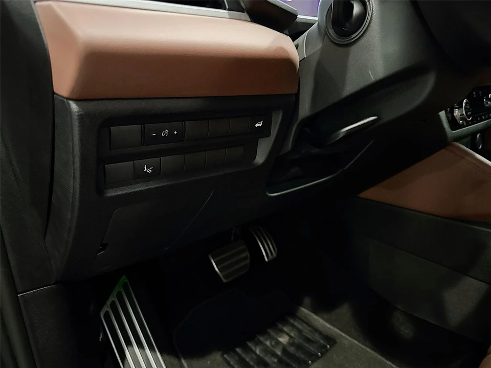 2025 Mitsubishi Outlander - Image 7 of 21