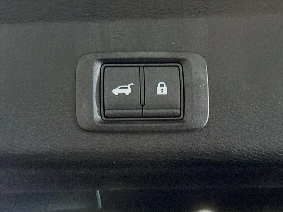 2025 Mitsubishi Outlander - Image 18 of 21