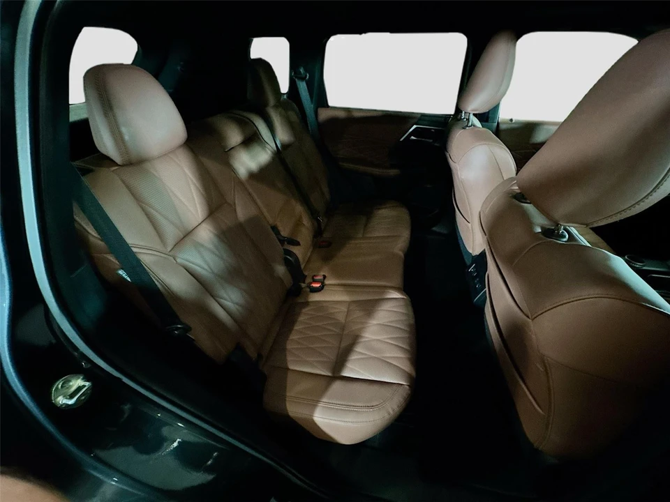 2025 Mitsubishi Outlander - Image 19 of 21