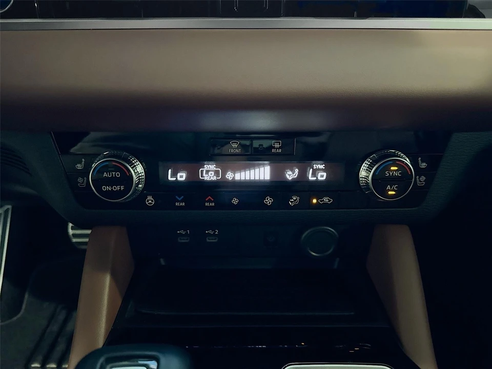 2025 Mitsubishi Outlander - Image 13 of 21