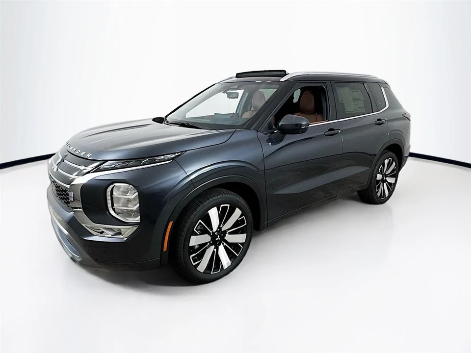 2025 Mitsubishi Outlander - Image 3 of 21