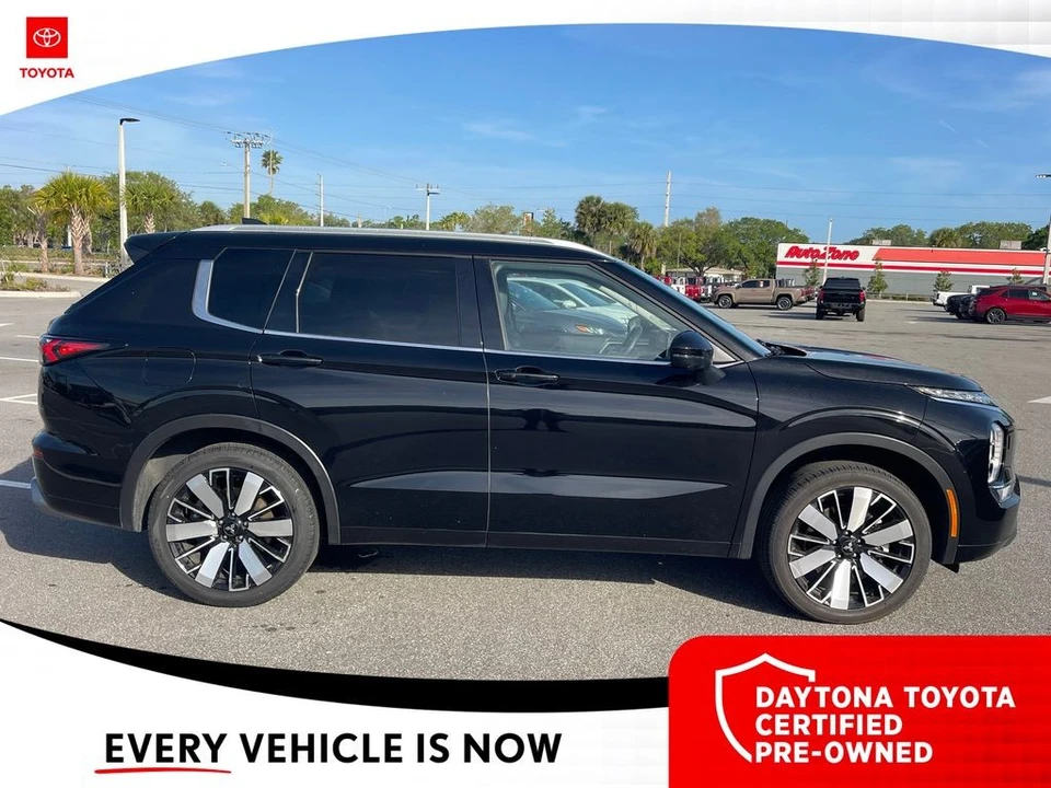 2025 Mitsubishi Outlander - Image 8 of 10