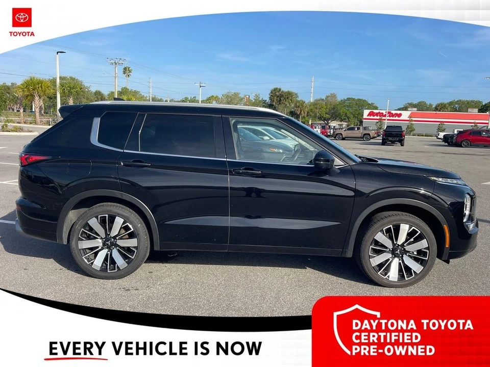 2025 Mitsubishi Outlander - Image 3 of 10