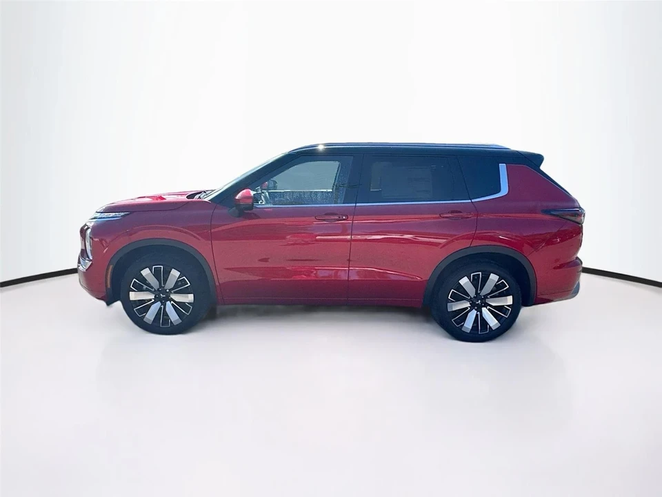 2025 Mitsubishi Outlander - Image 4 of 21