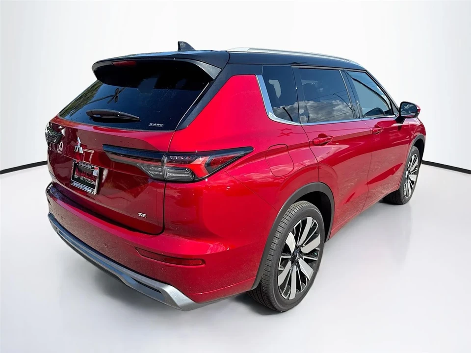 2025 Mitsubishi Outlander - Image 7 of 21