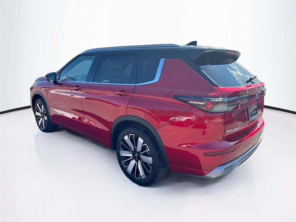 2025 Mitsubishi Outlander - Image 5 of 21