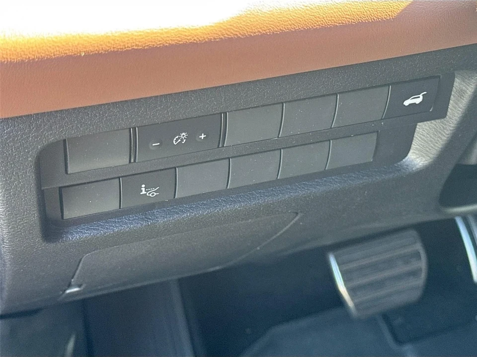 2025 Mitsubishi Outlander - Image 10 of 21