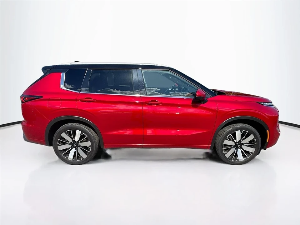 2025 Mitsubishi Outlander - Image 8 of 21