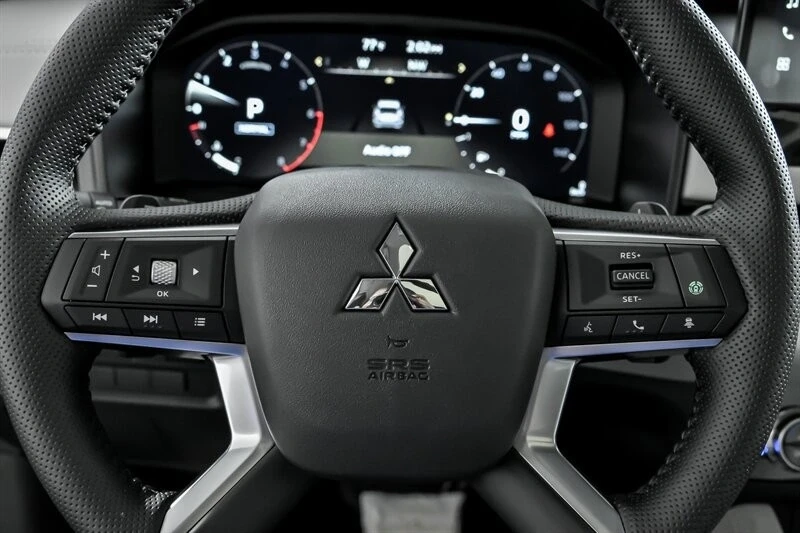 2025 Mitsubishi Outlander - Image 20 of 21