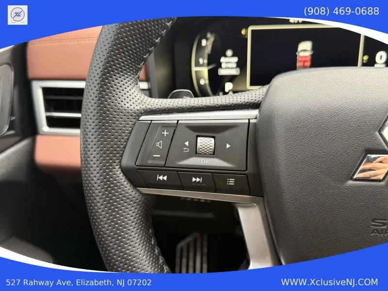 2025 Mitsubishi Outlander - Image 11 of 12
