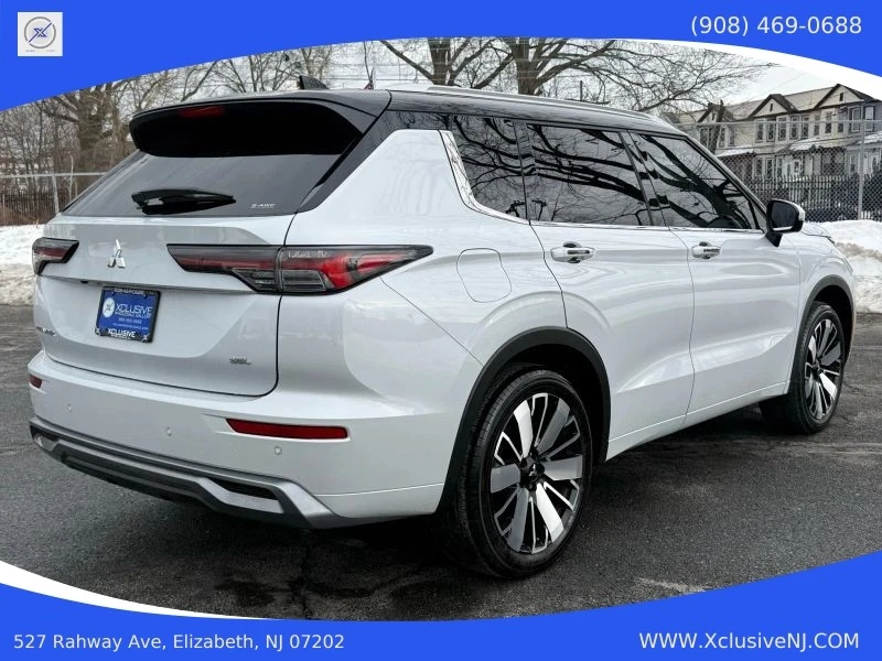 2025 Mitsubishi Outlander - Image 4 of 12