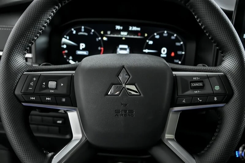 2025 Mitsubishi Outlander - Image 20 of 21